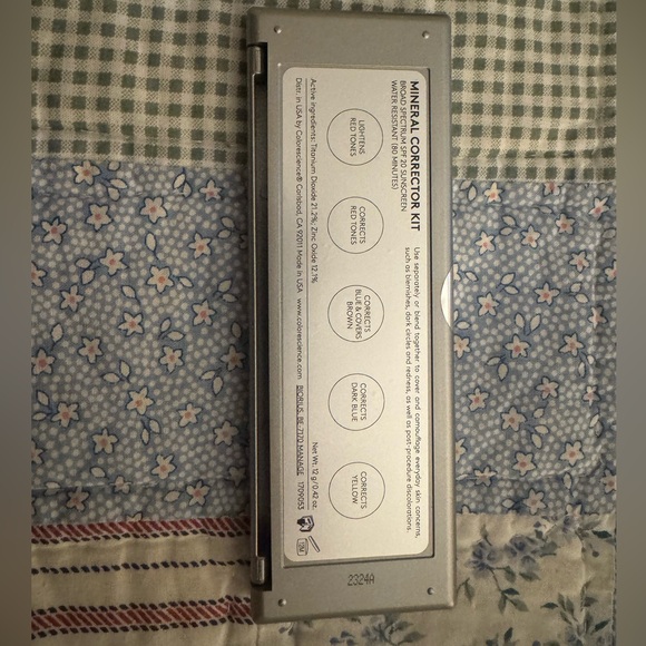 New, Colorescience Mineral Corrector Palette, SPF 20 - Picture 5 of 5